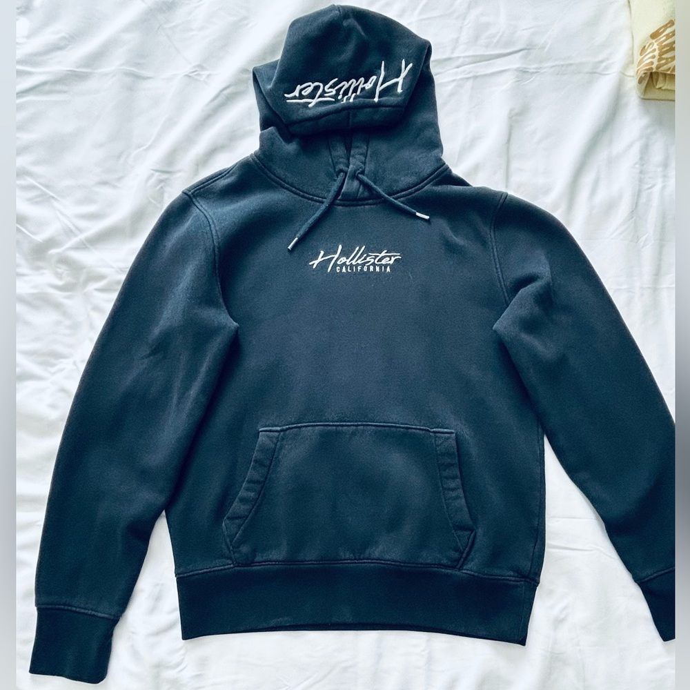 Hollister Men's Dark Blue Hoodie